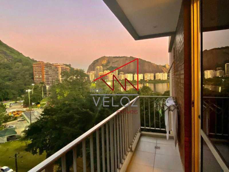 Apartamento à venda com 2 quartos, 98m² - Foto 2