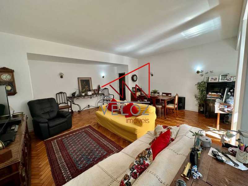 Apartamento à venda com 3 quartos, 150m² - Foto 4