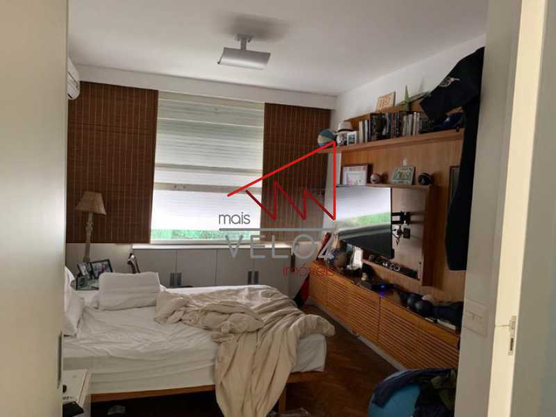 Apartamento à venda com 3 quartos, 220m² - Foto 4