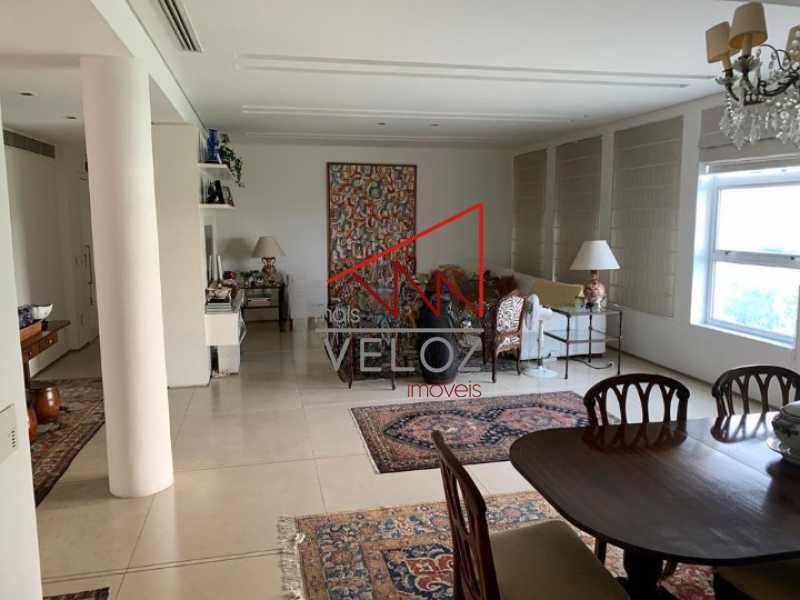 Apartamento à venda com 3 quartos, 220m² - Foto 1