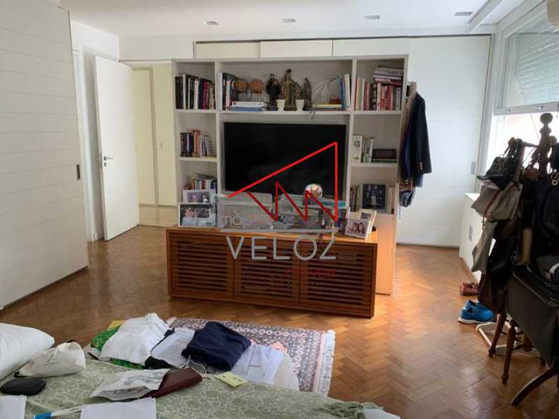 Apartamento à venda com 3 quartos, 220m² - Foto 23