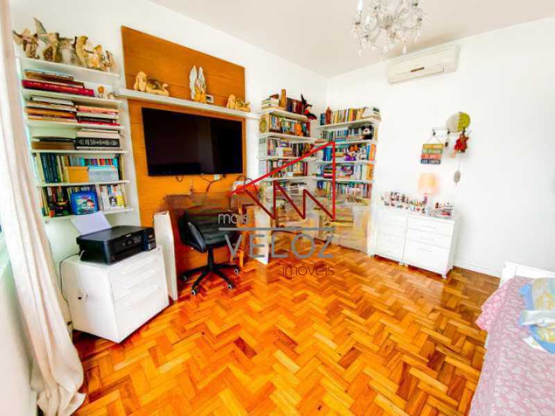 Apartamento à venda com 4 quartos, 240m² - Foto 6