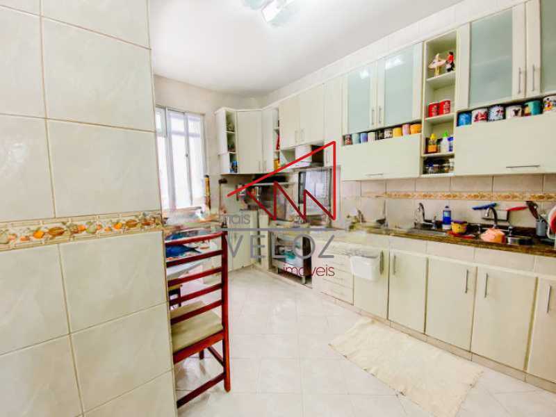 Apartamento à venda com 4 quartos, 240m² - Foto 17