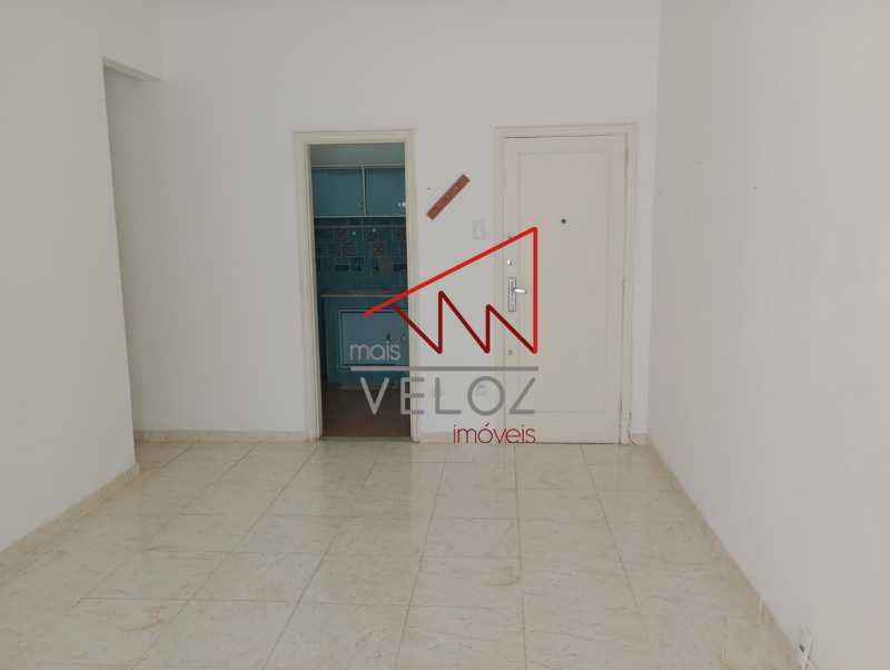 Apartamento à venda com 2 quartos, 63m² - Foto 3