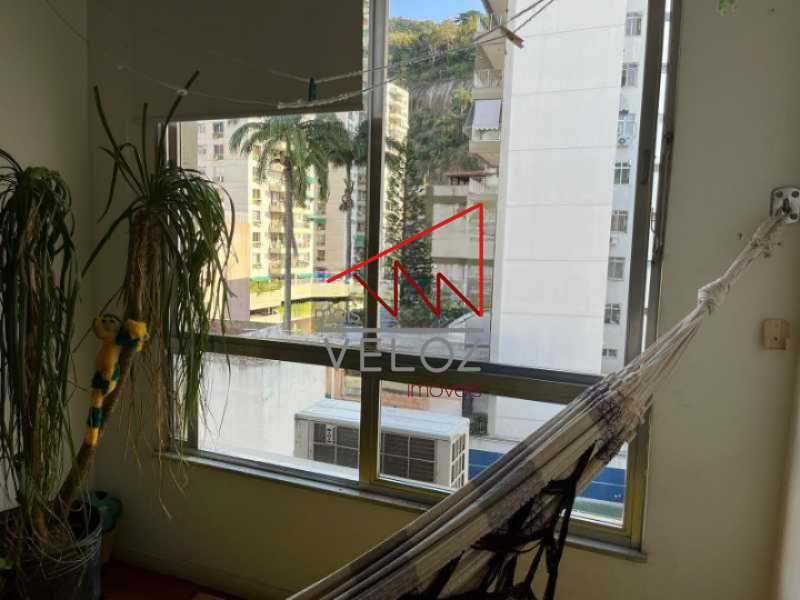 Apartamento à venda com 3 quartos, 95m² - Foto 2