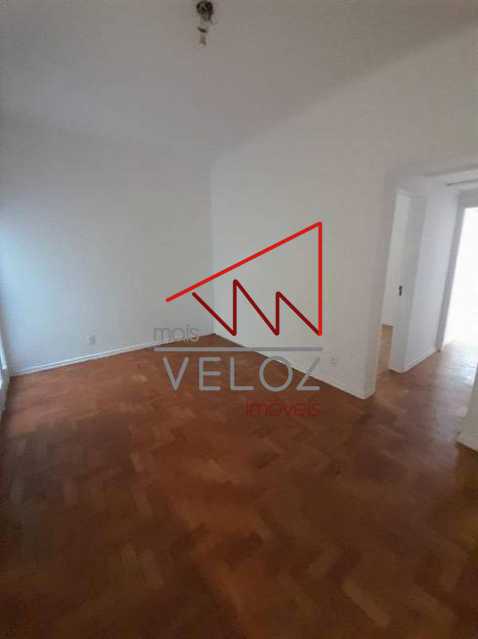 Apartamento à venda com 2 quartos, 61m² - Foto 2