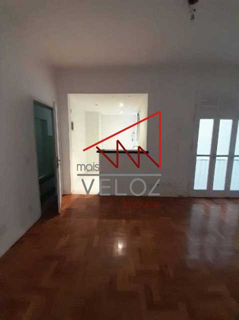 Apartamento à venda com 2 quartos, 61m² - Foto 4