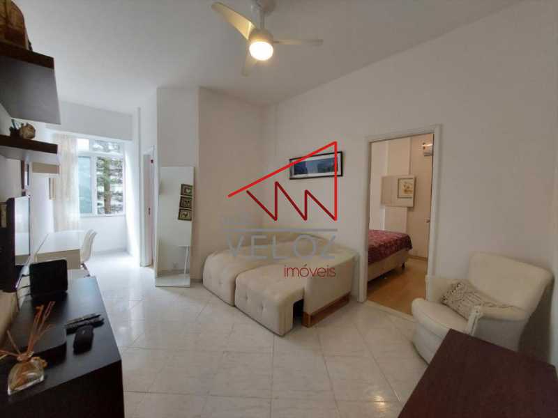 Apartamento à venda com 2 quartos, 68m² - Foto 2