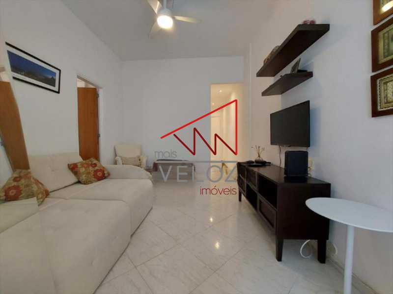 Apartamento à venda com 2 quartos, 68m² - Foto 3