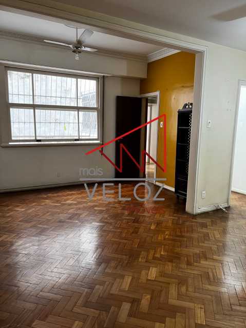 Apartamento à venda com 3 quartos, 134m² - Foto 4