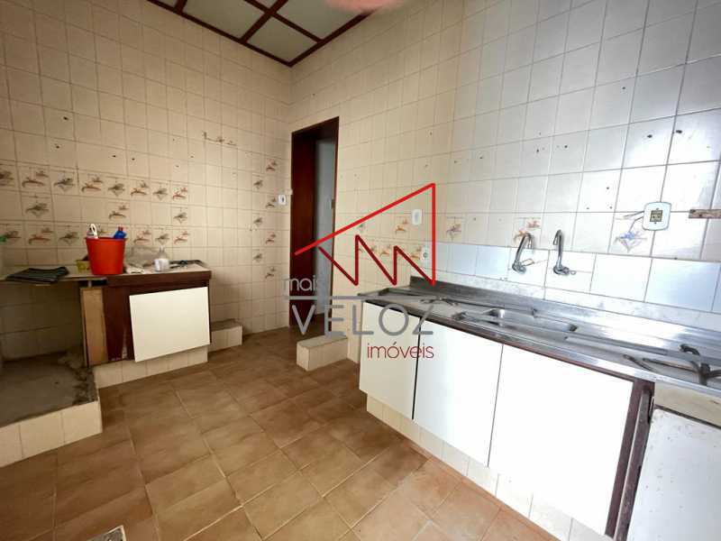 Casa à venda com 3 quartos, 301m² - Foto 25