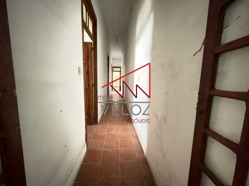 Casa à venda com 3 quartos, 301m² - Foto 12