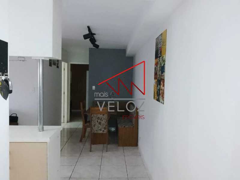 Apartamento à venda com 2 quartos, 62m² - Foto 2