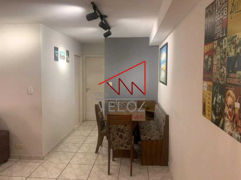 Apartamento à venda com 2 quartos, 62m² - Foto 4