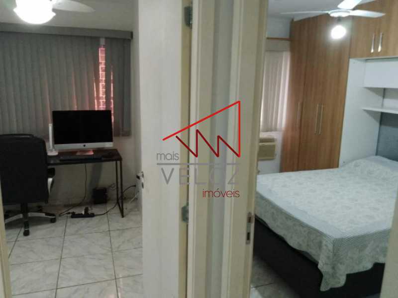 Apartamento à venda com 2 quartos, 62m² - Foto 11