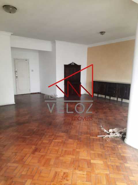 Apartamento à venda com 3 quartos, 177m² - Foto 1