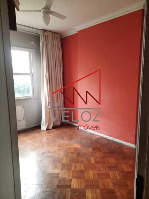 Apartamento à venda com 3 quartos, 177m² - Foto 2