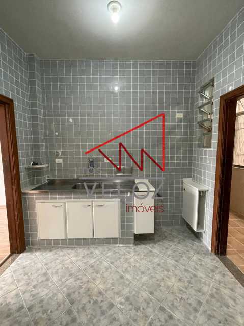 Apartamento à venda com 2 quartos, 70m² - Foto 18