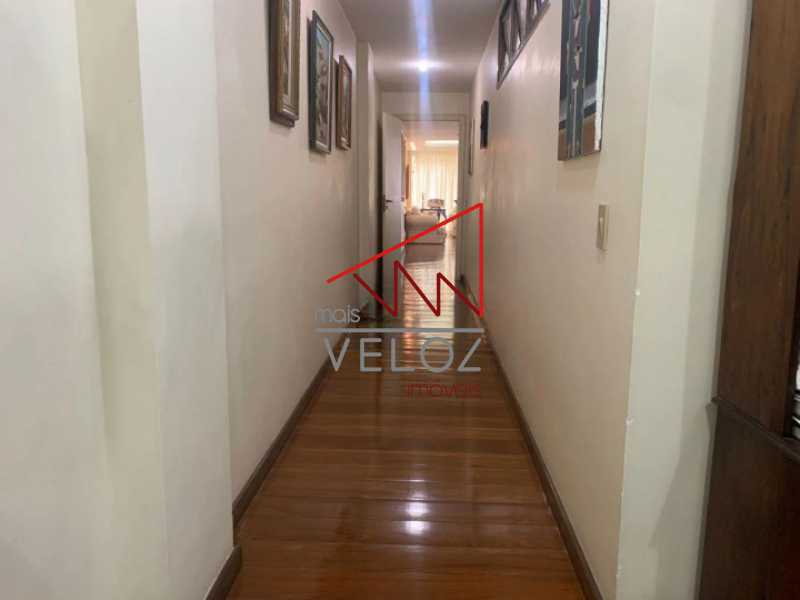 Apartamento à venda com 3 quartos, 203m² - Foto 9