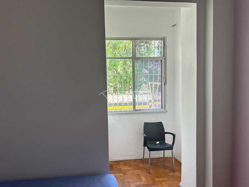 Apartamento à venda com 2 quartos, 72m² - Foto 2