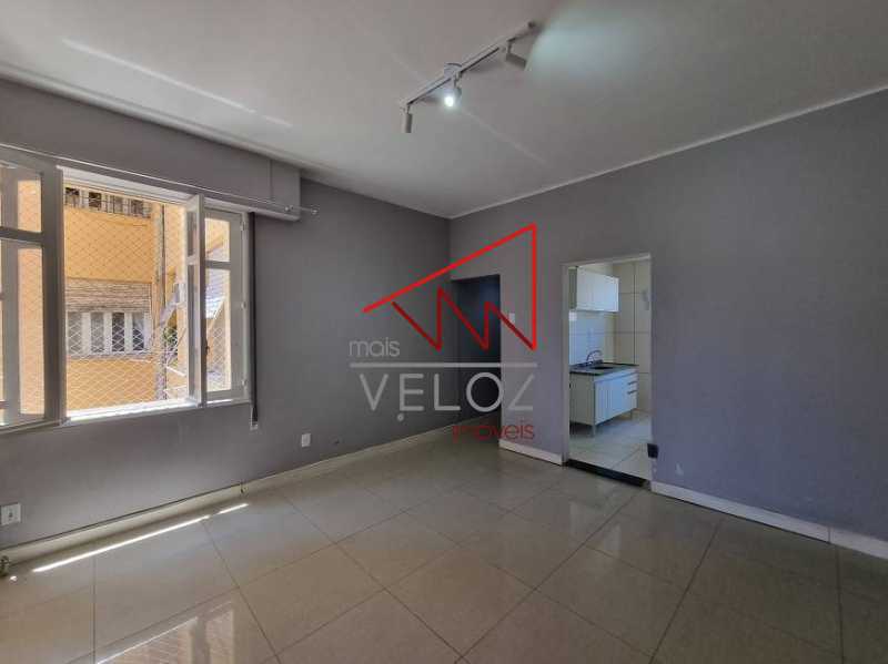 Apartamento à venda com 1 quarto, 48m² - Foto 2