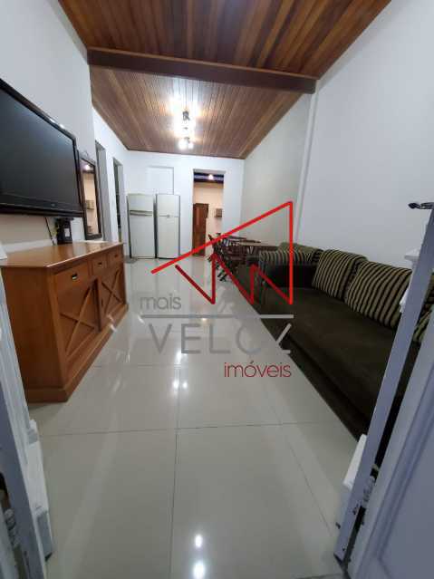 Casa de Vila à venda com 7 quartos, 200m² - Foto 4