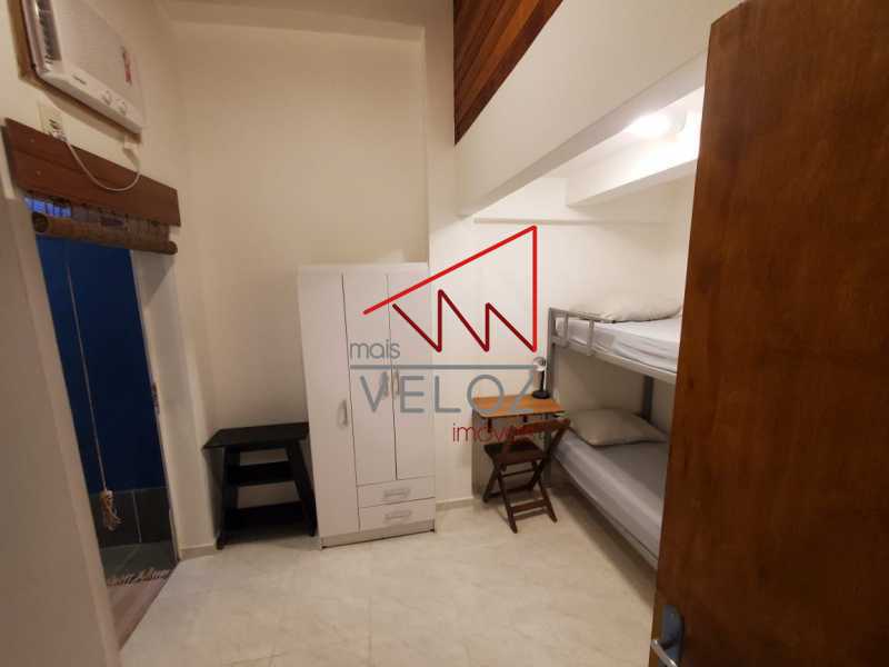 Casa de Vila à venda com 7 quartos, 200m² - Foto 12