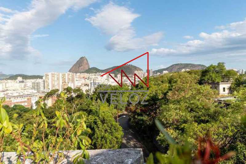 Cobertura à venda com 4 quartos, 270m² - Foto 1