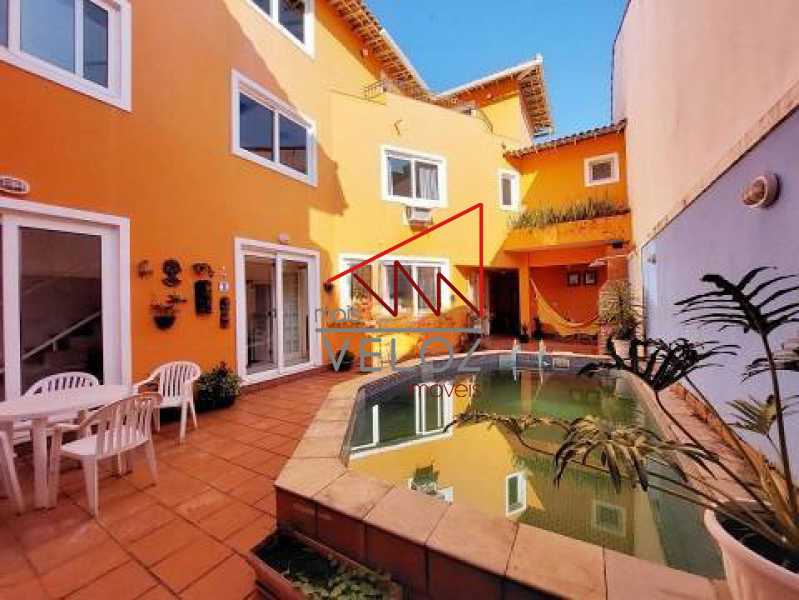 Casa de Condomínio à venda com 4 quartos, 470m² - Foto 2