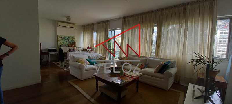 Apartamento à venda com 3 quartos, 138m² - Foto 2