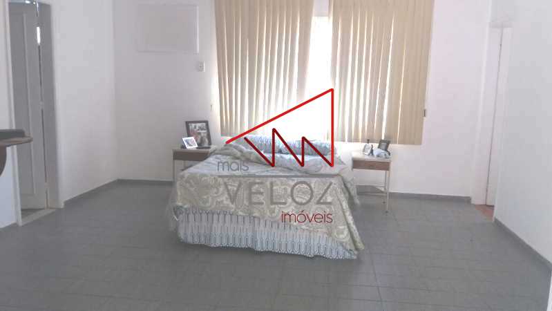 Casa à venda com 6 quartos, 310m² - Foto 9