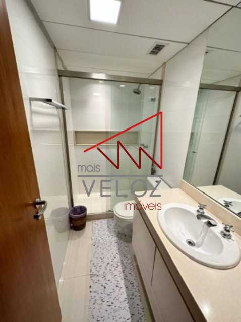 Apartamento à venda com 3 quartos, 200m² - Foto 11