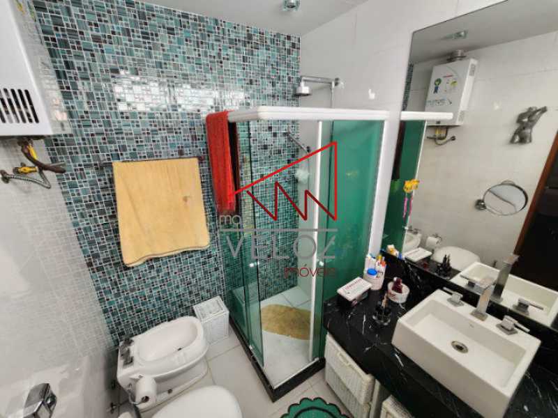 Apartamento à venda com 4 quartos, 200m² - Foto 2