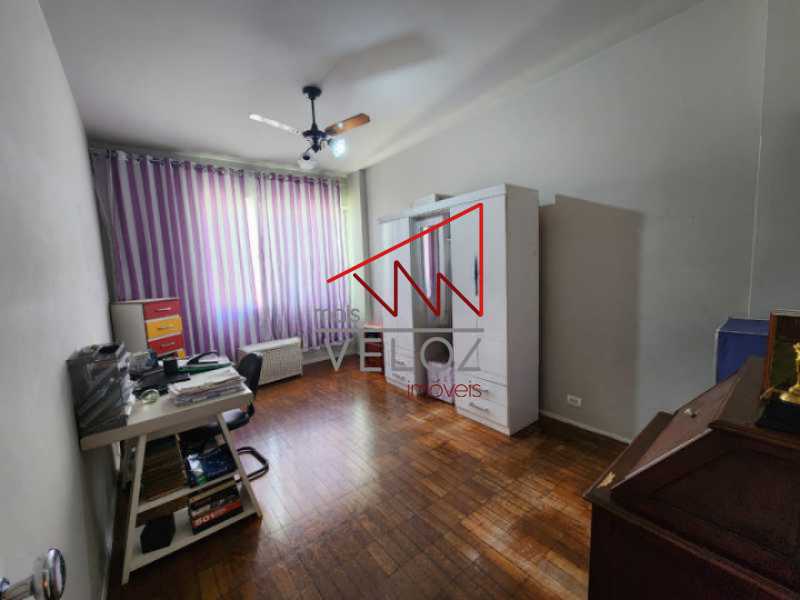 Apartamento à venda com 4 quartos, 200m² - Foto 14