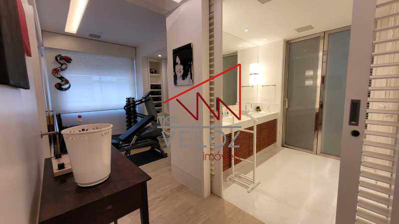 Apartamento à venda com 3 quartos, 220m² - Foto 22