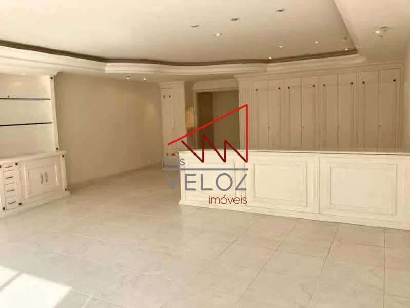 Apartamento à venda com 3 quartos, 179m² - Foto 2