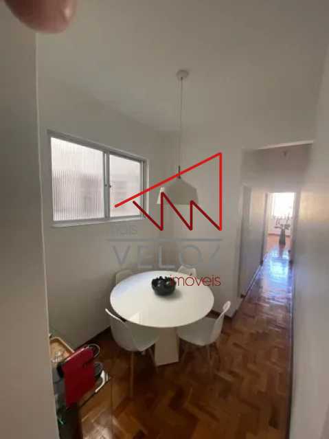 Apartamento à venda com 2 quartos, 70m² - Foto 3