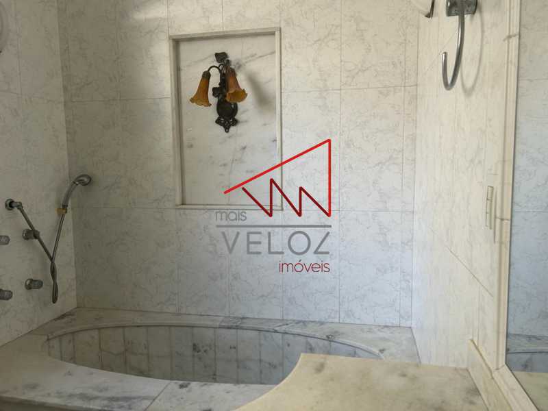 Apartamento à venda com 3 quartos, 218m² - Foto 18