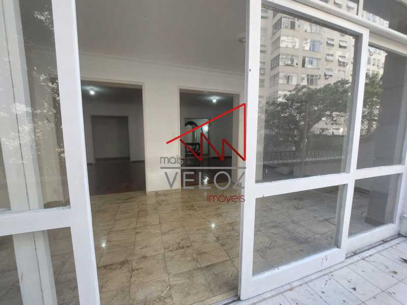 Apartamento à venda com 3 quartos, 218m² - Foto 6