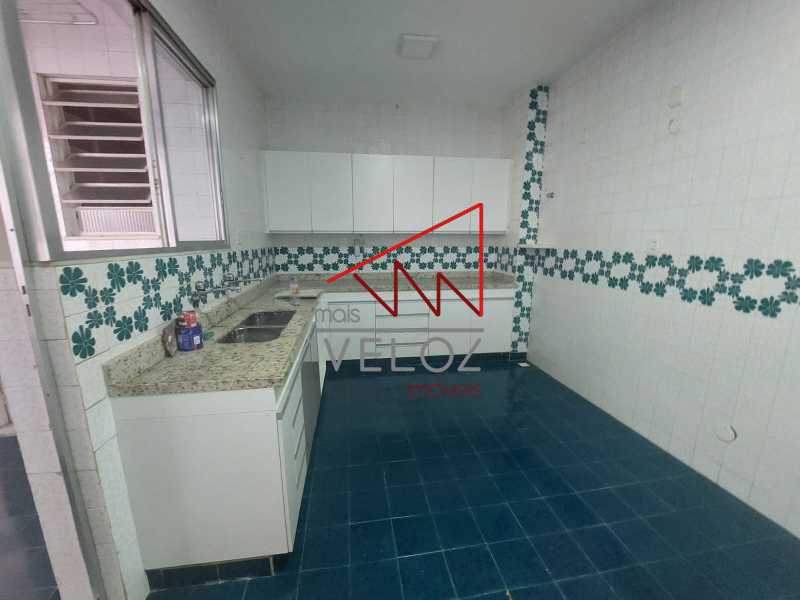 Apartamento à venda com 3 quartos, 218m² - Foto 26