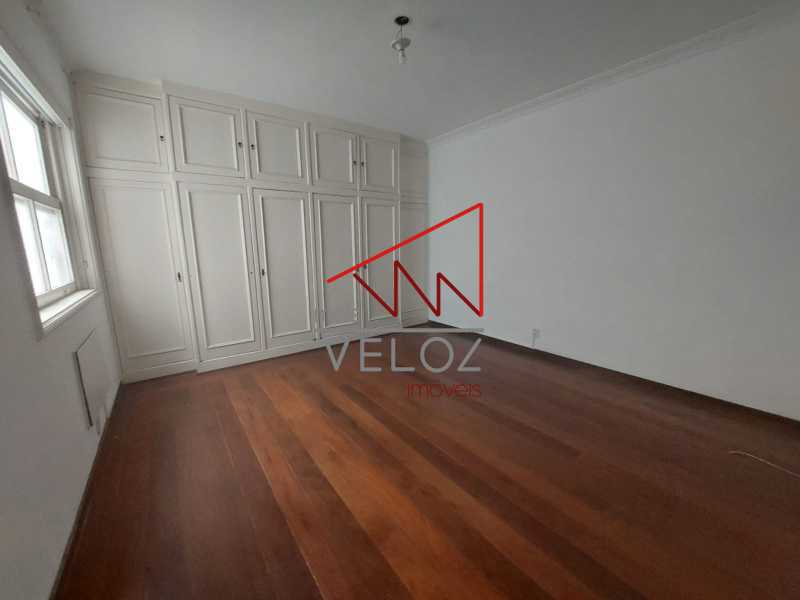 Apartamento à venda com 3 quartos, 218m² - Foto 12