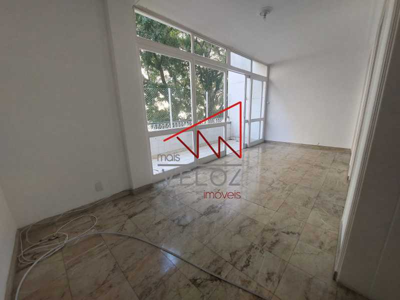 Apartamento à venda com 3 quartos, 218m² - Foto 5