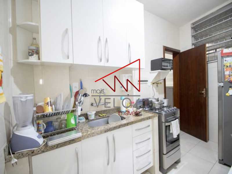 Apartamento à venda com 2 quartos, 75m² - Foto 21