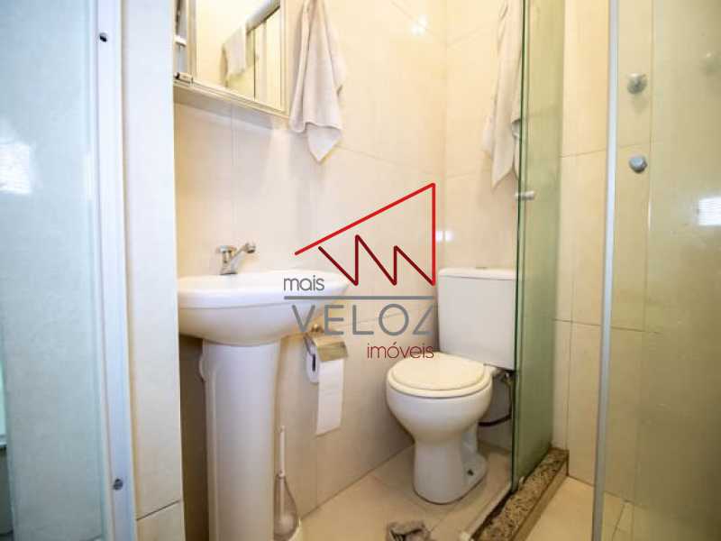 Apartamento à venda com 2 quartos, 75m² - Foto 27