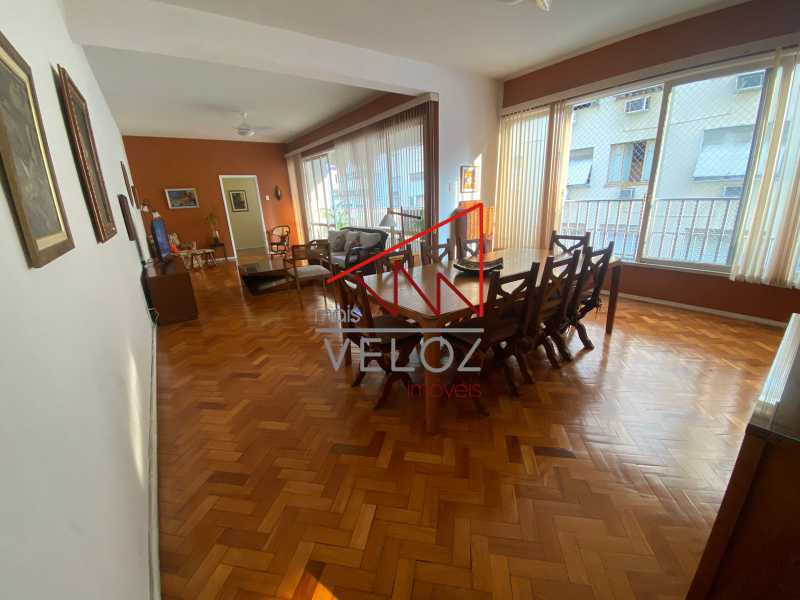 Apartamento à venda com 3 quartos, 178m² - Foto 1