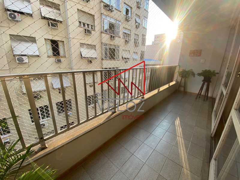 Apartamento à venda com 3 quartos, 178m² - Foto 3