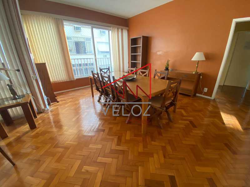 Apartamento à venda com 3 quartos, 178m² - Foto 2