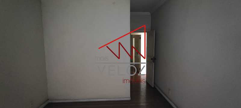 Apartamento à venda com 3 quartos, 159m² - Foto 9