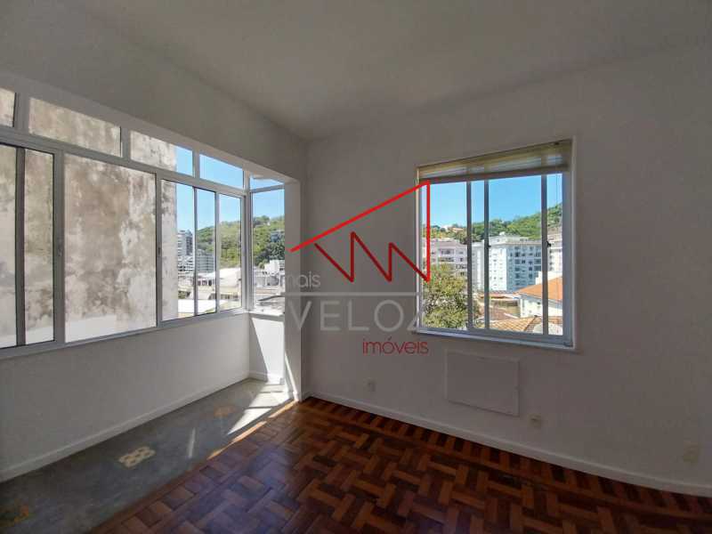 Apartamento à venda com 1 quarto, 67m² - Foto 5