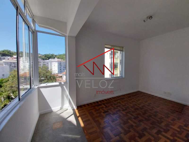 Apartamento à venda com 1 quarto, 67m² - Foto 2